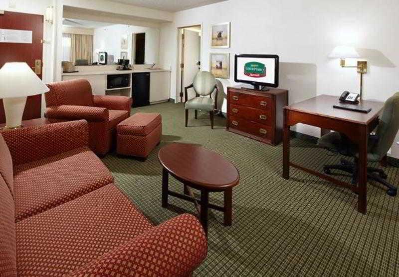 Courtyard By Marriott Tulsa Central Extérieur photo