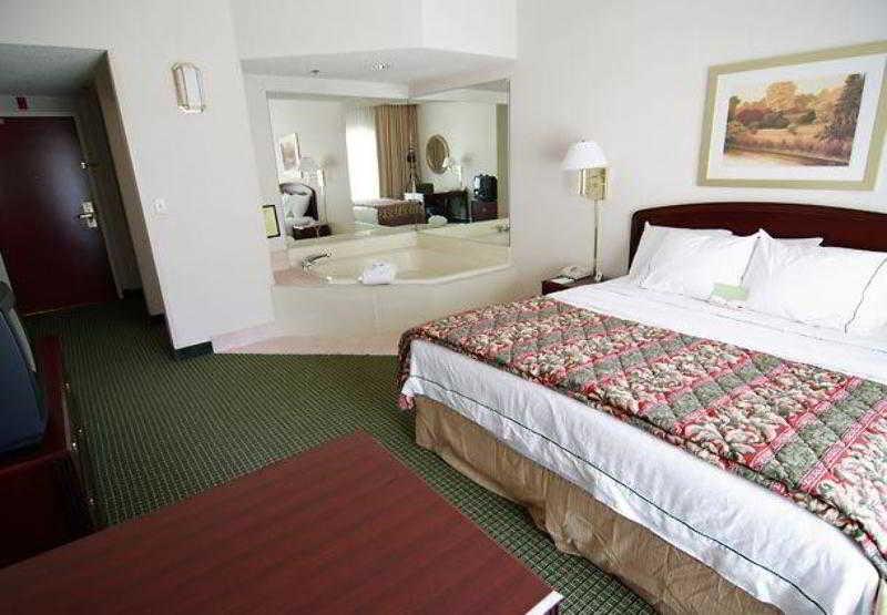Courtyard By Marriott Tulsa Central Extérieur photo