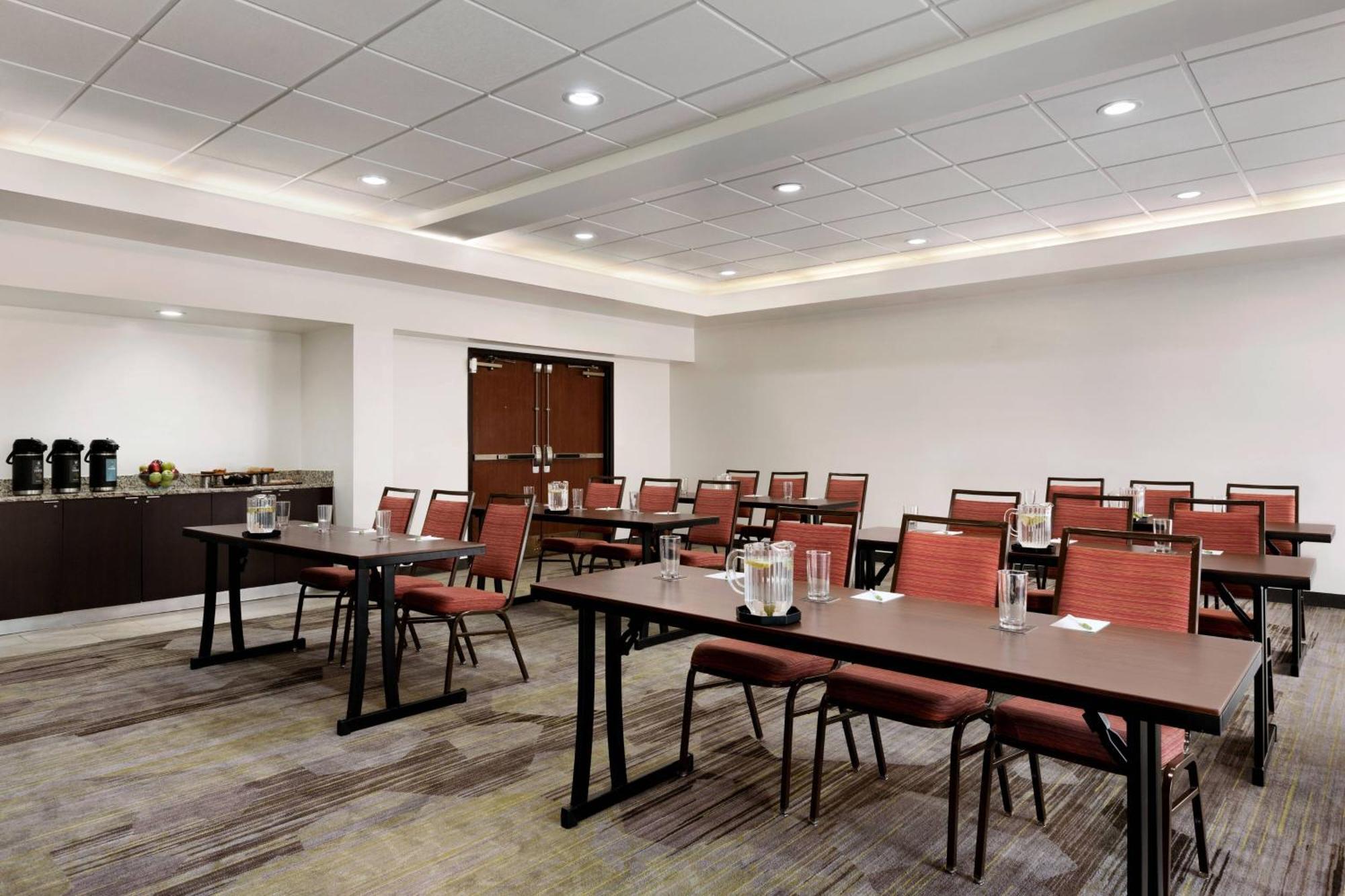 Courtyard By Marriott Tulsa Central Extérieur photo