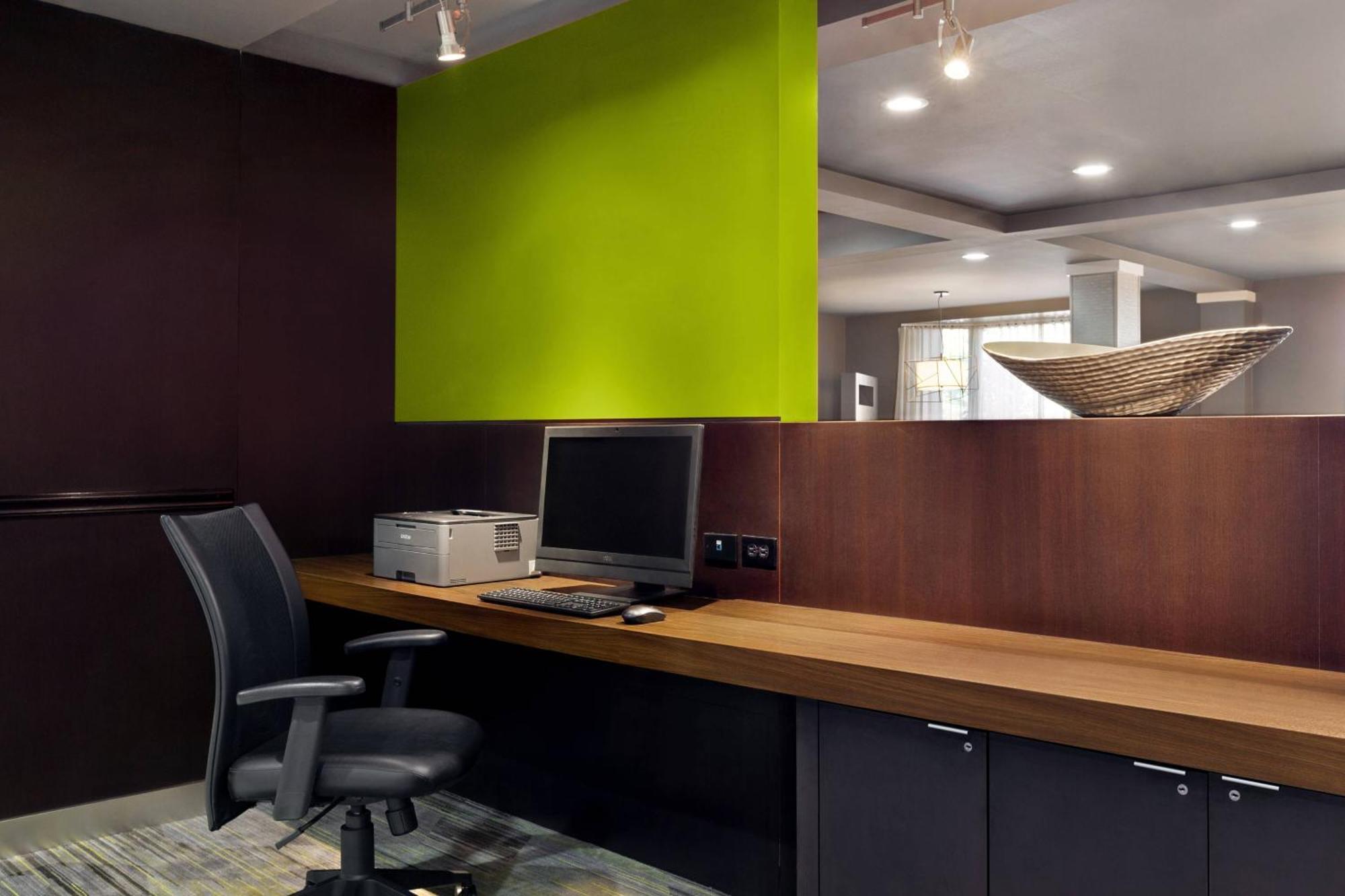 Courtyard By Marriott Tulsa Central Extérieur photo