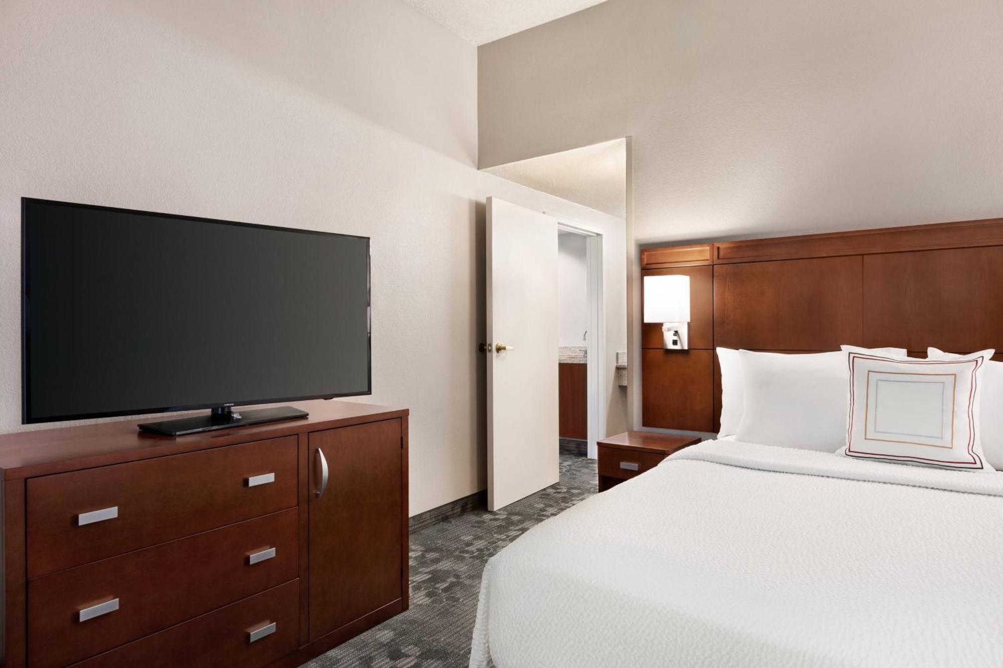 Courtyard By Marriott Tulsa Central Extérieur photo