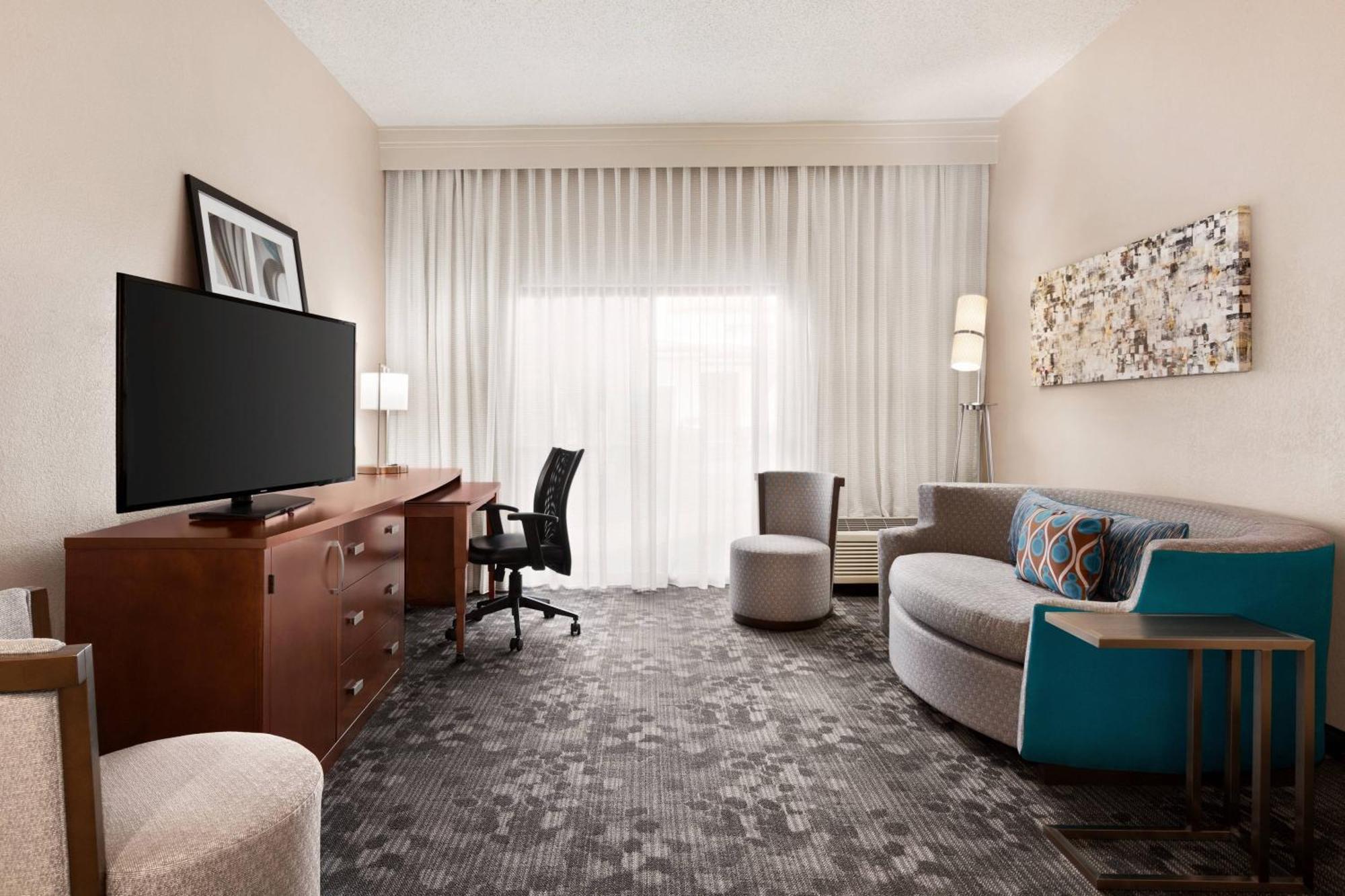 Courtyard By Marriott Tulsa Central Extérieur photo